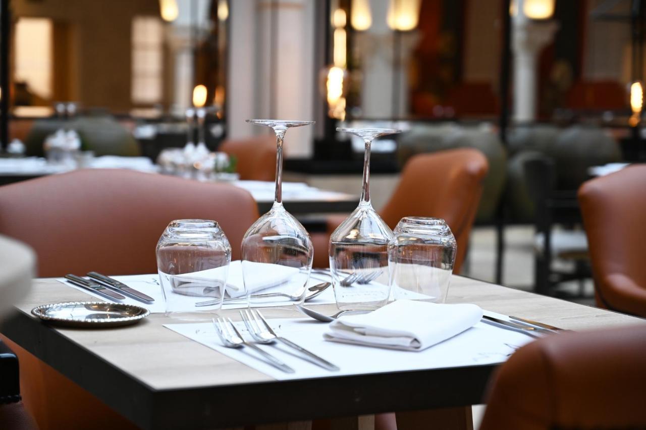 Hotel Le Rempart Турню Экстерьер фото