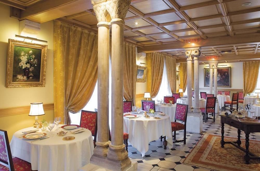 Hotel Le Rempart Турню Экстерьер фото